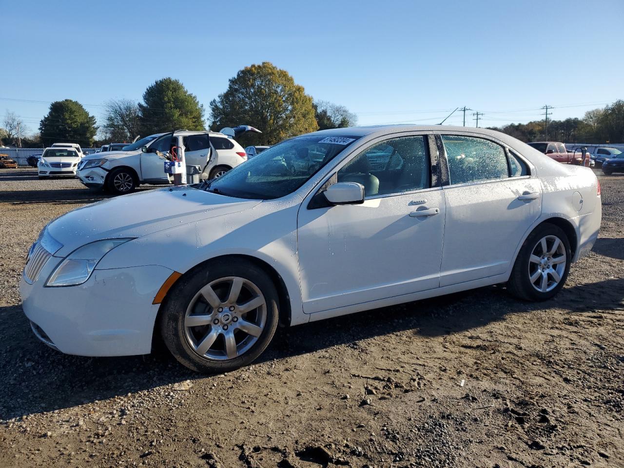 2010 Mercury Milan - Image 1