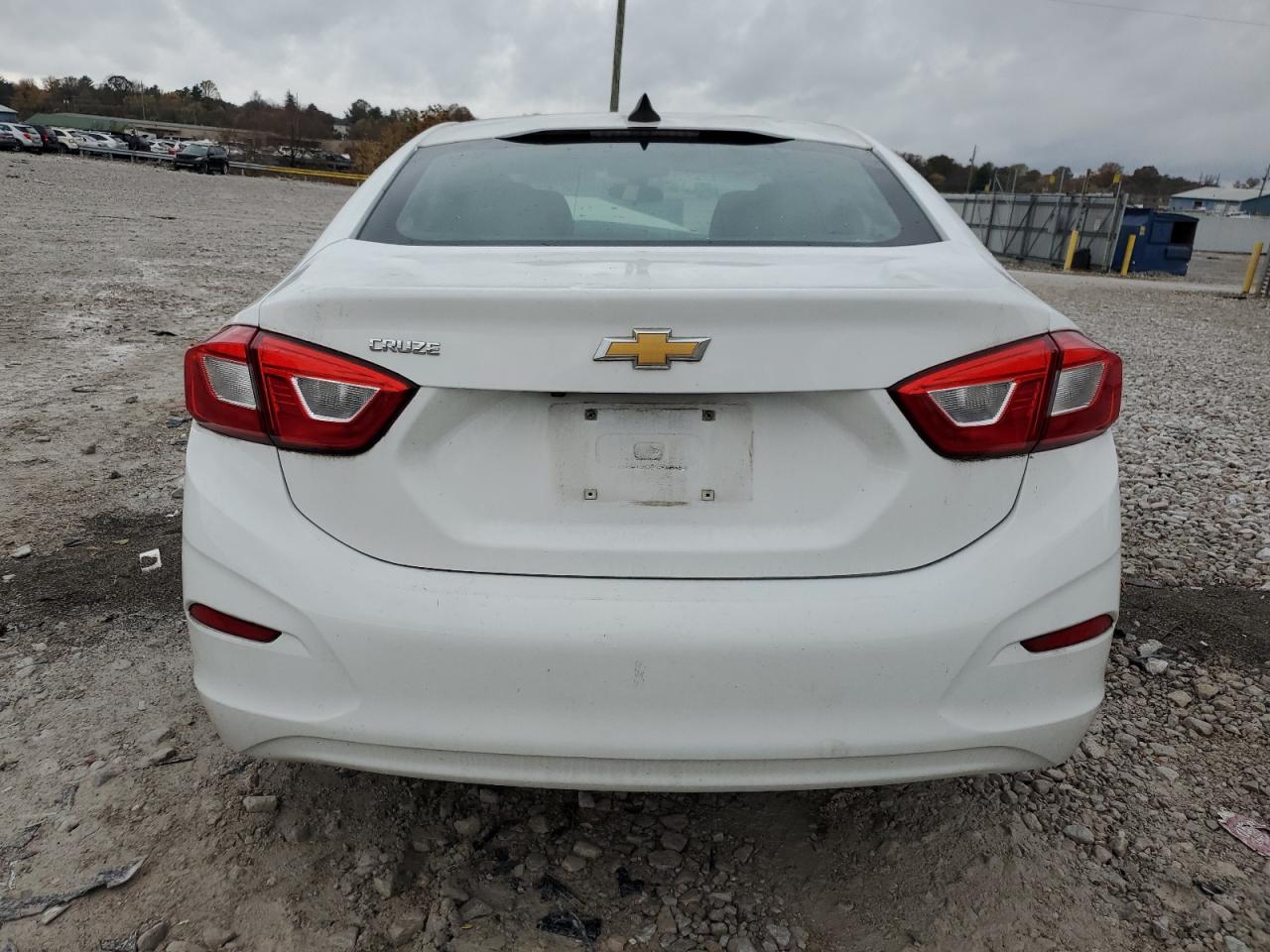2018 Chevrolet Cruze - Image 6