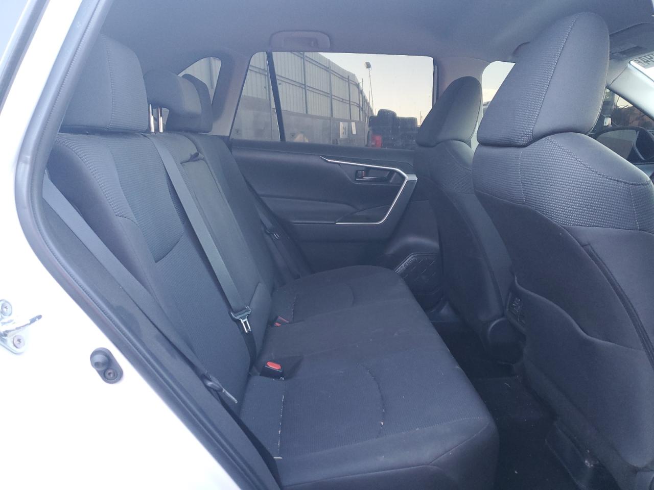 2022 Toyota RAV 4 - Image 12