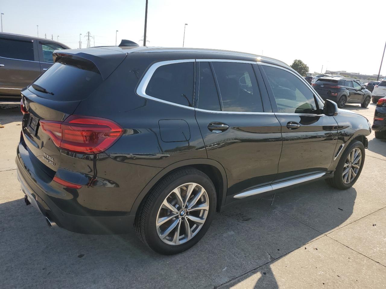 VIN 5UXTR7C55KLE97276 2019 BMW X3 no.3