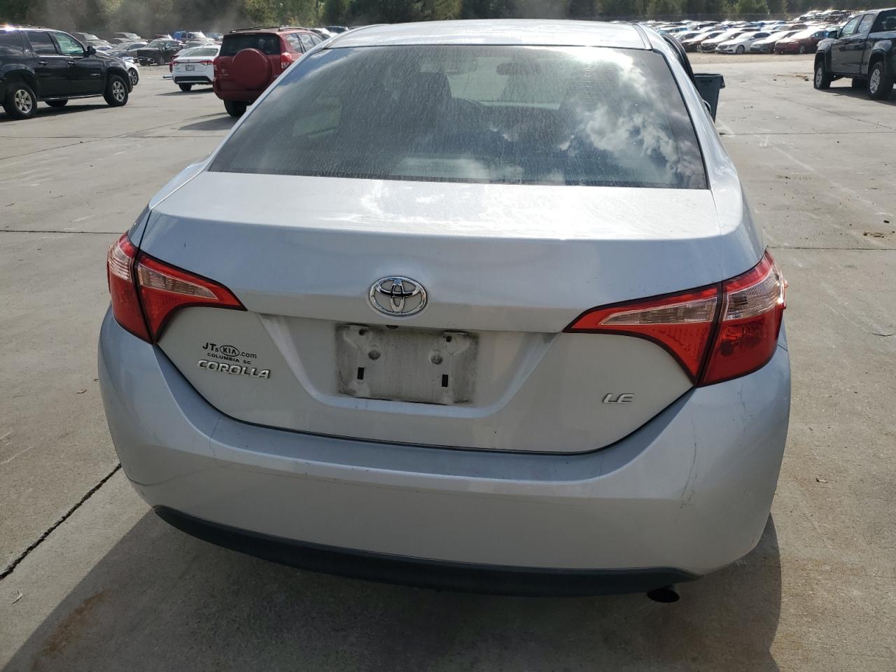 2018 Toyota Corolla L VIN: 2T1BURHE4JC008000 Lot: 78239384