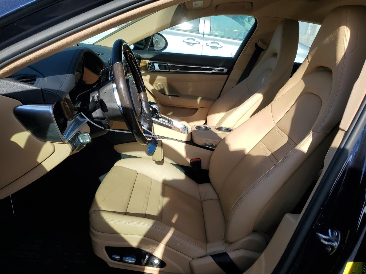 2018 Porsche Panamera - Image 7