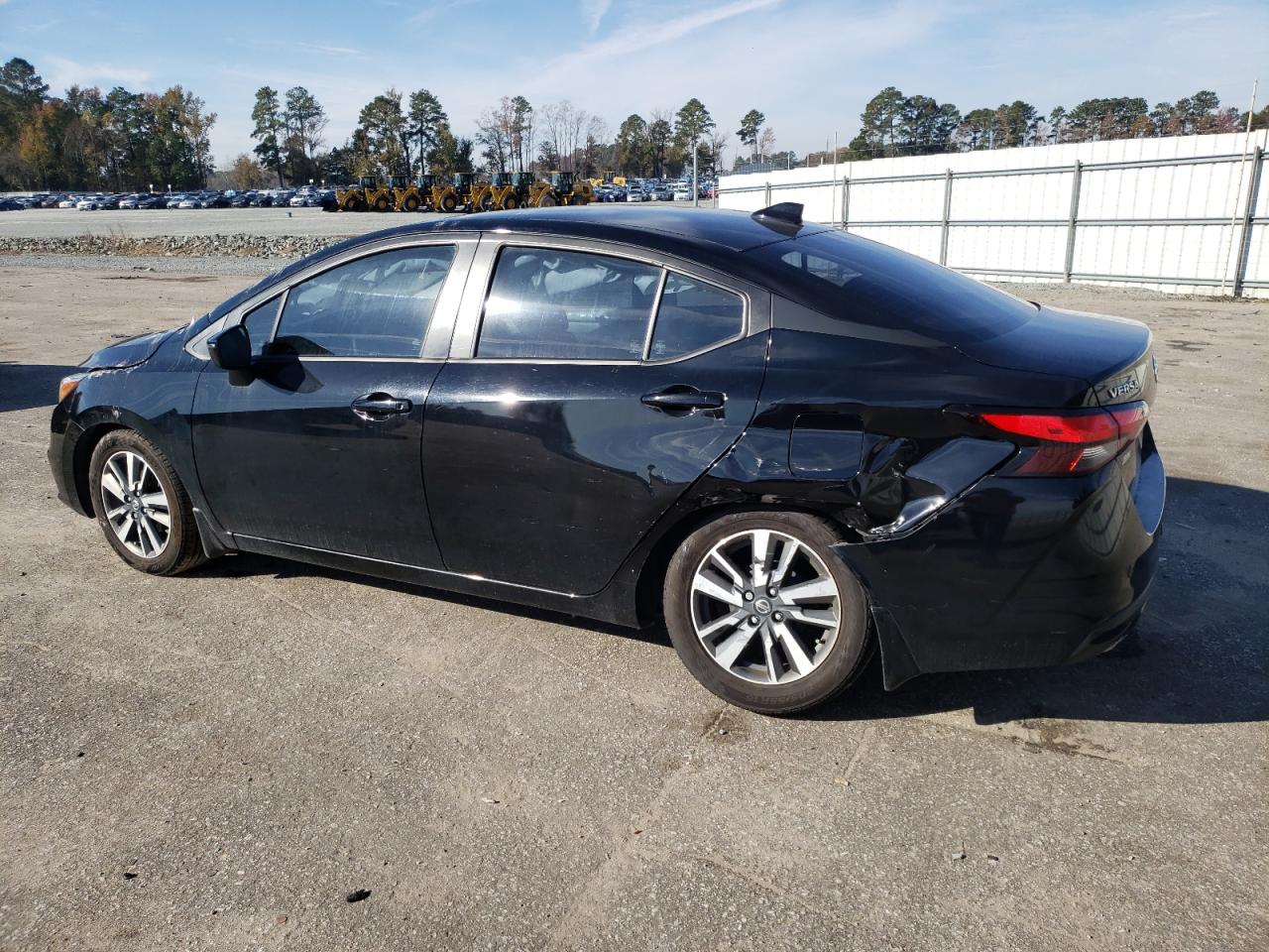 2021 Nissan Versa - Image 2