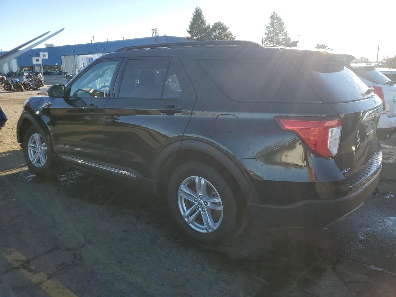 2023 Ford Explorer - Image 2
