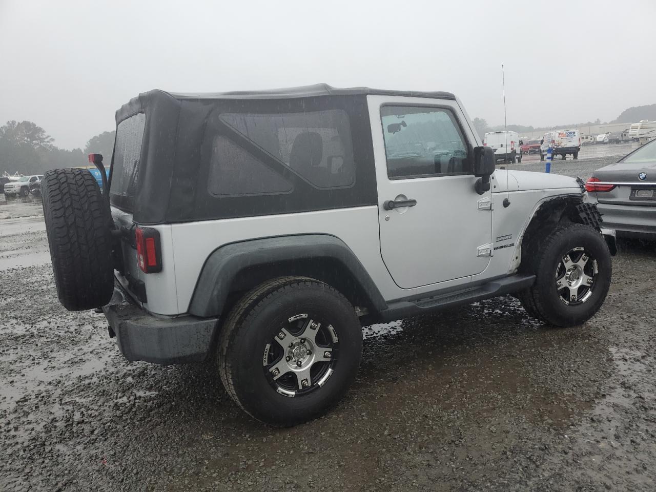 2011 Jeep Wrangler - Image 3
