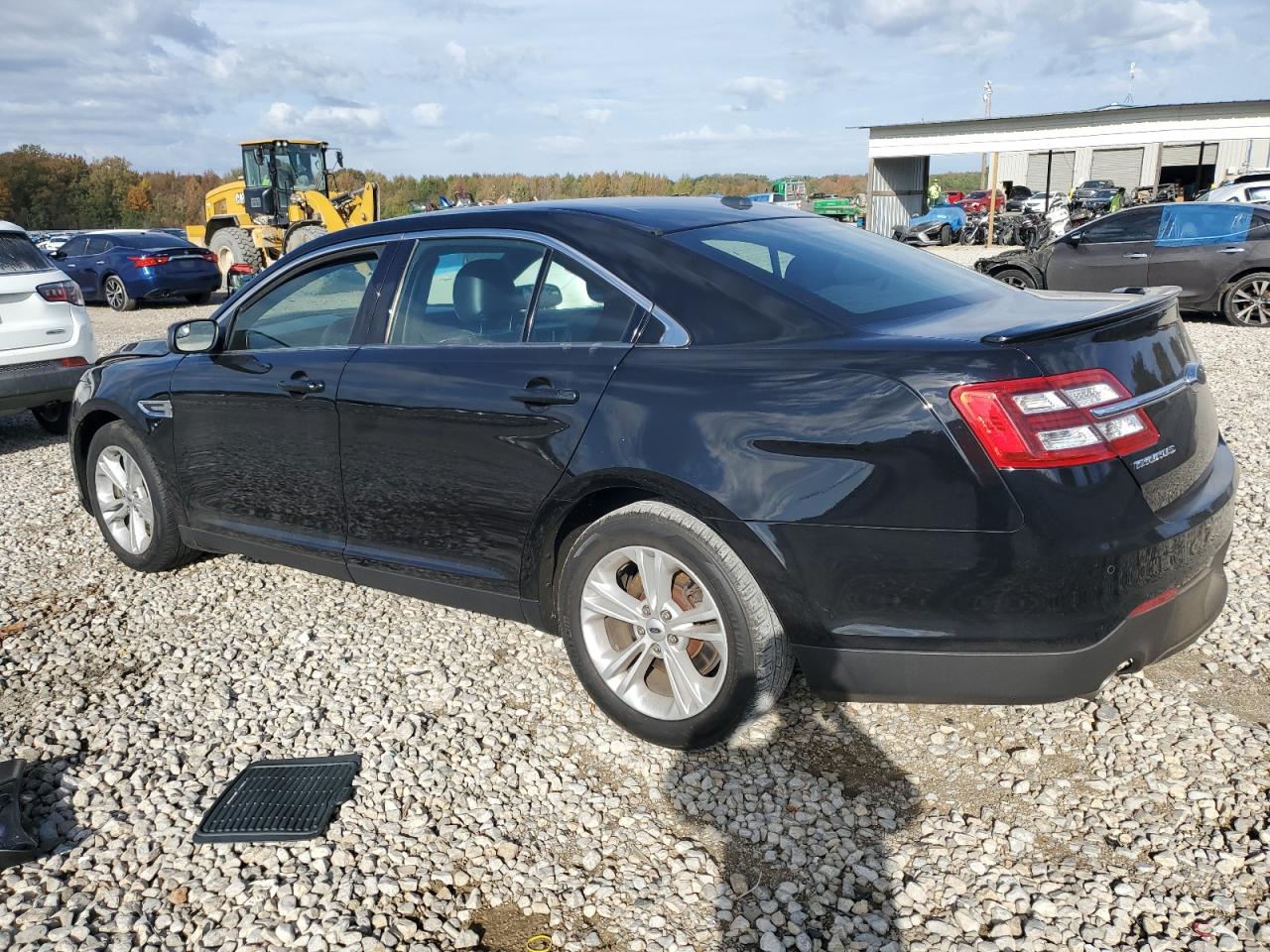 VIN 1FAHP2E81GG144057 2016 FORD TAURUS no.2