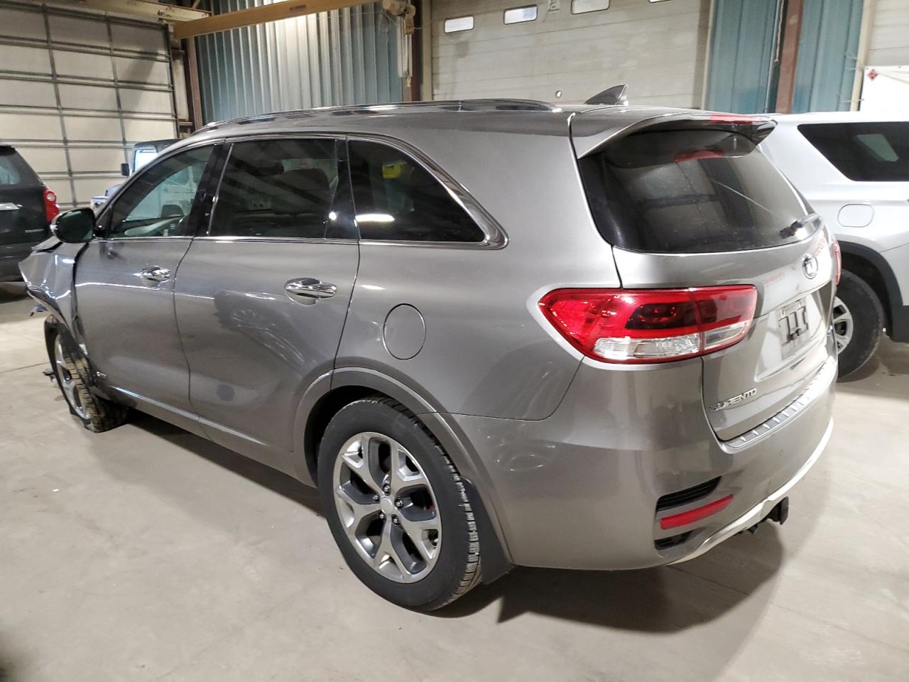 2017 Kia Sorento - Image 2