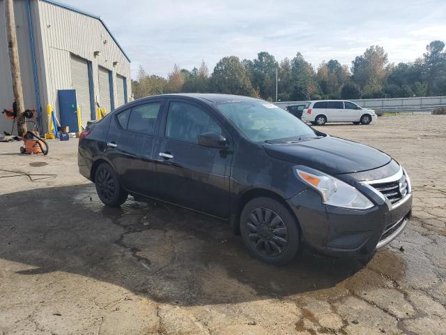  NISSAN VERSA 2015 Черный