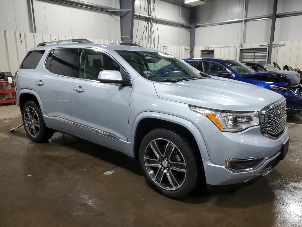 2017 GMC Acadia - Image 4