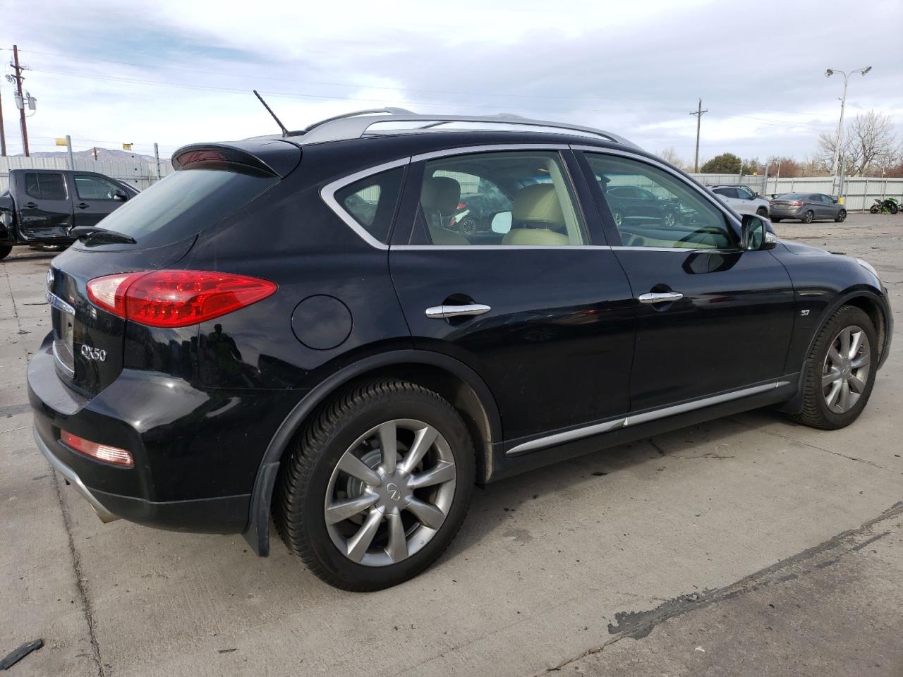 VIN JN1BJ0RR5GM271567 2016 INFINITI QX50 no.3