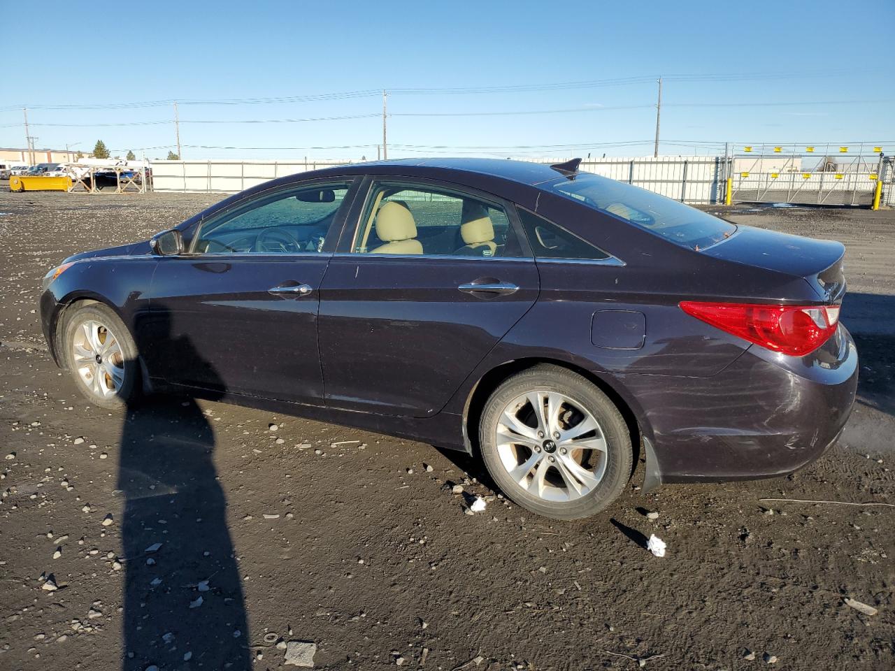 2011 Hyundai Sonata - Image 2