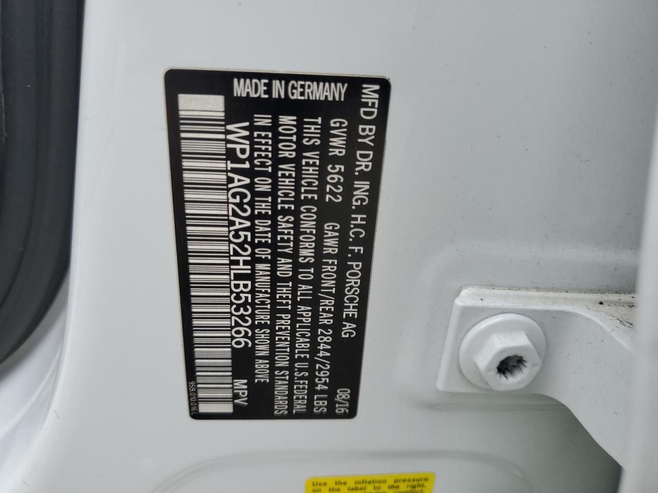 2017 Porsche Macan - Image 14