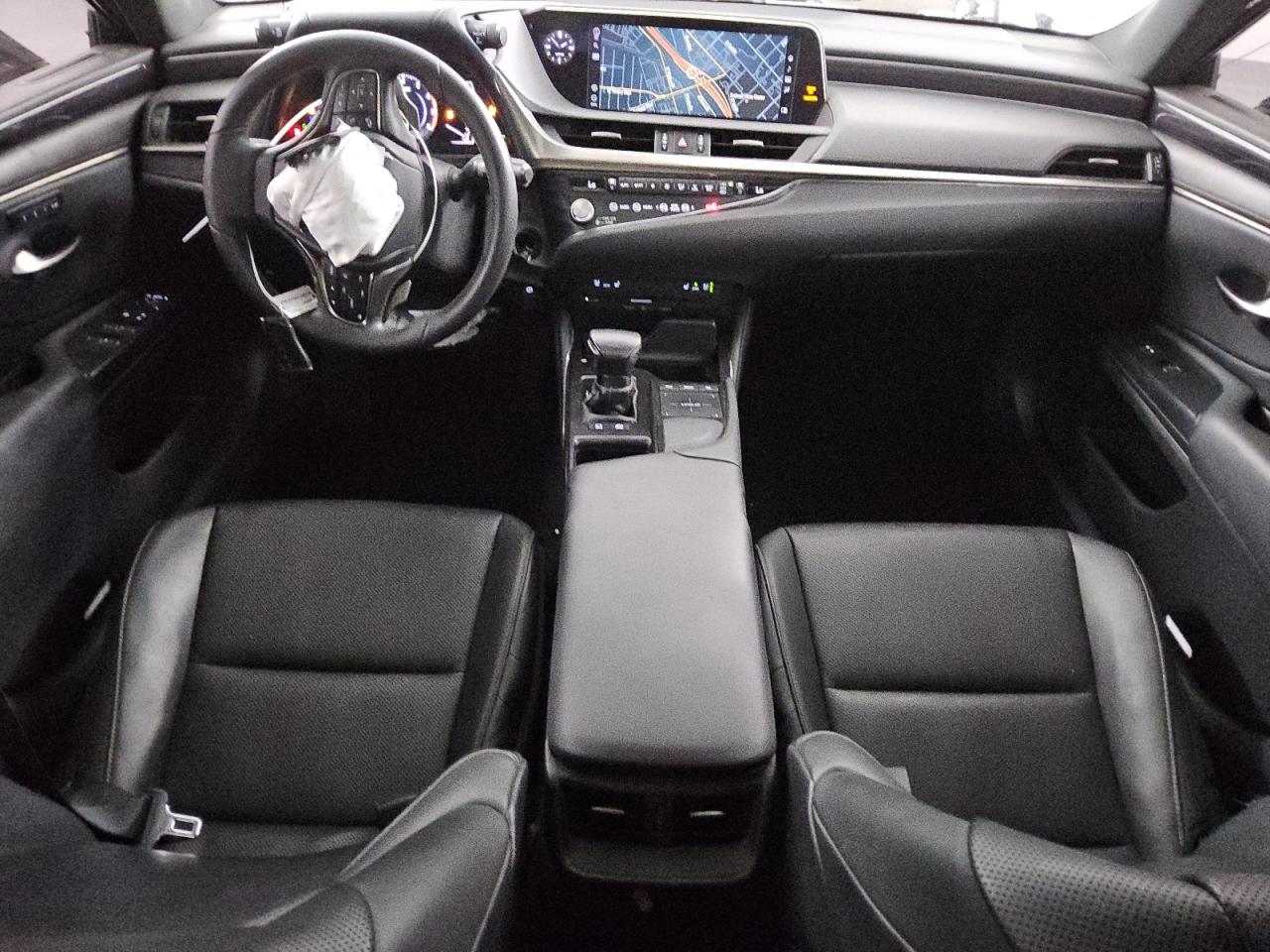 2021 Lexus ES - Image 8