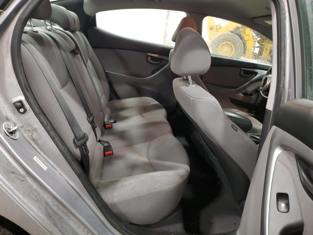 2014 Hyundai Elantra - Image 10