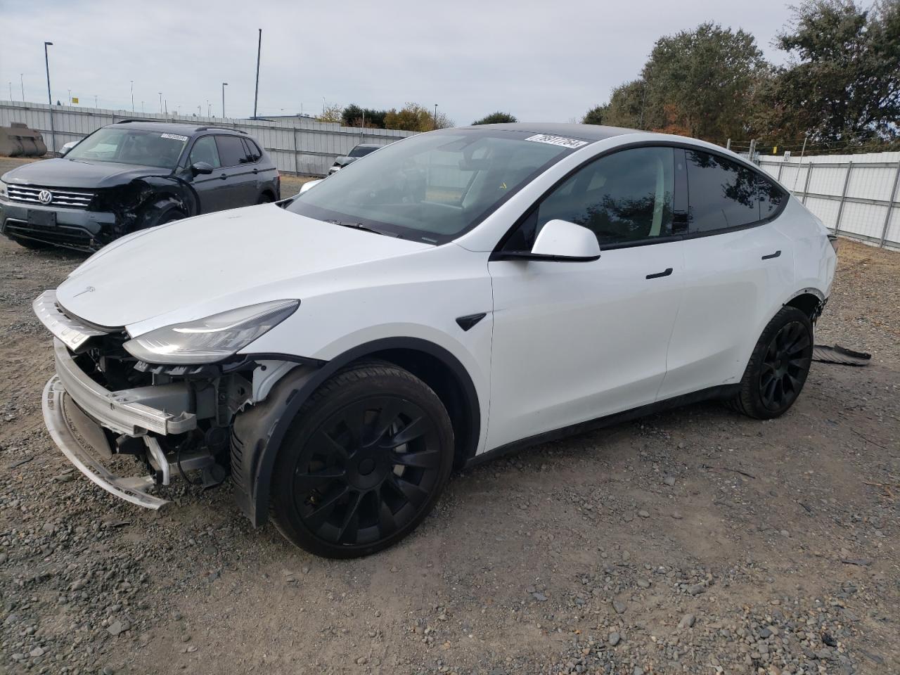 VIN 7SAYGDEE6PA122447 2023 TESLA MODEL Y no.1