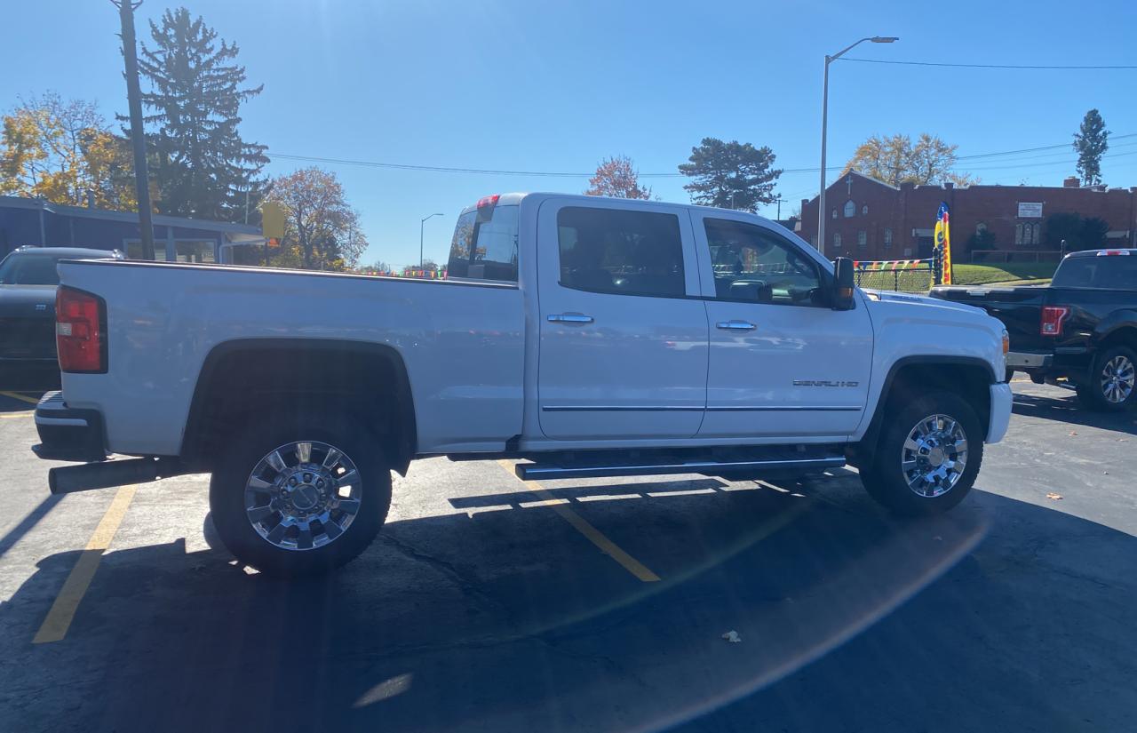 2019 GMC Sierra - Image 4