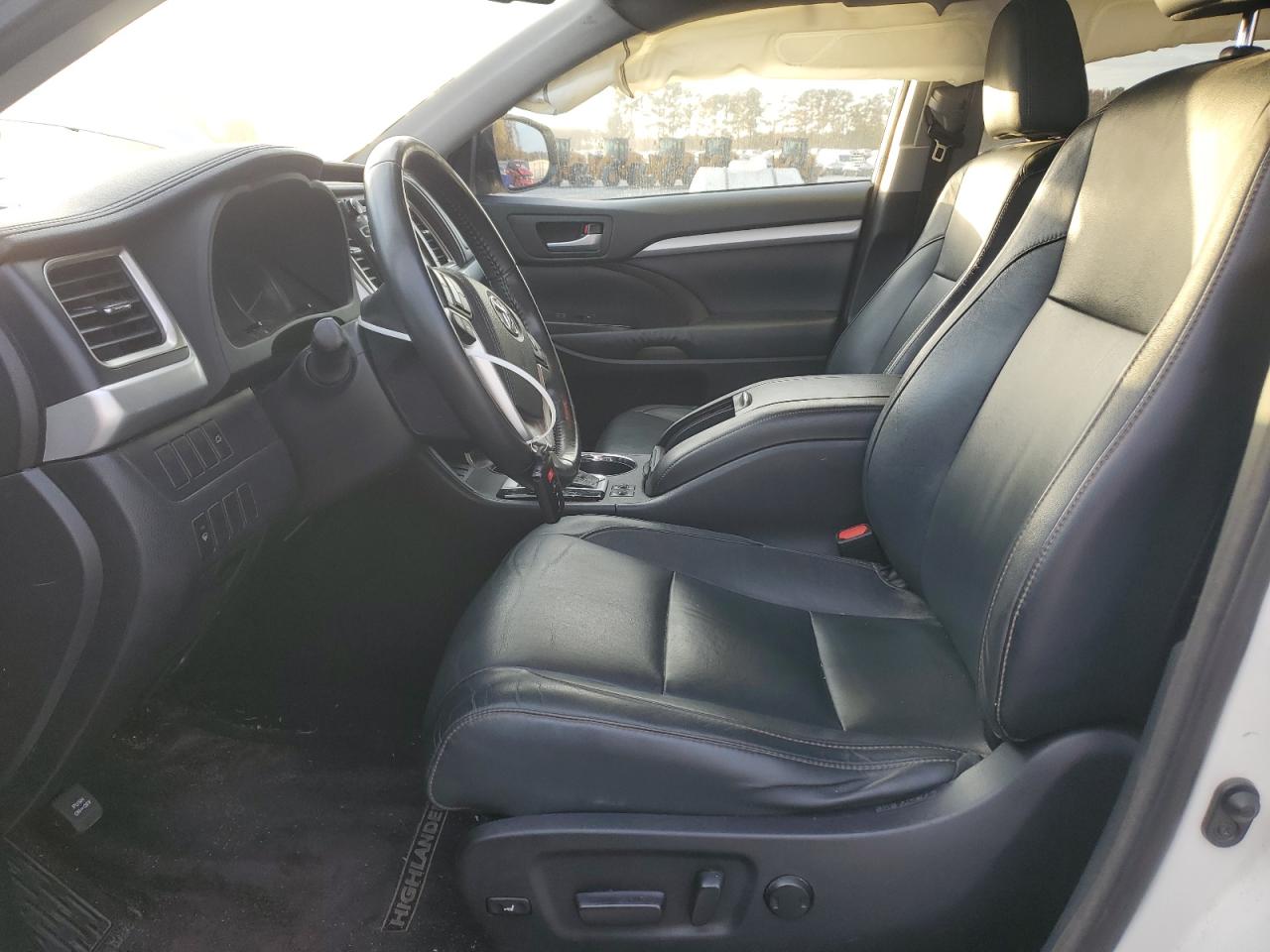 2015 Toyota Highlander - Image 7