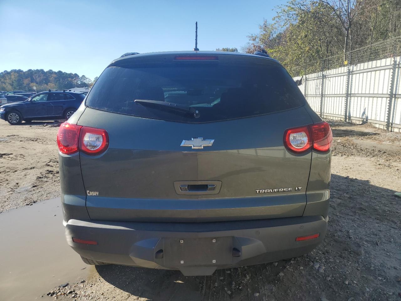 2011 Chevrolet Traverse - Image 6