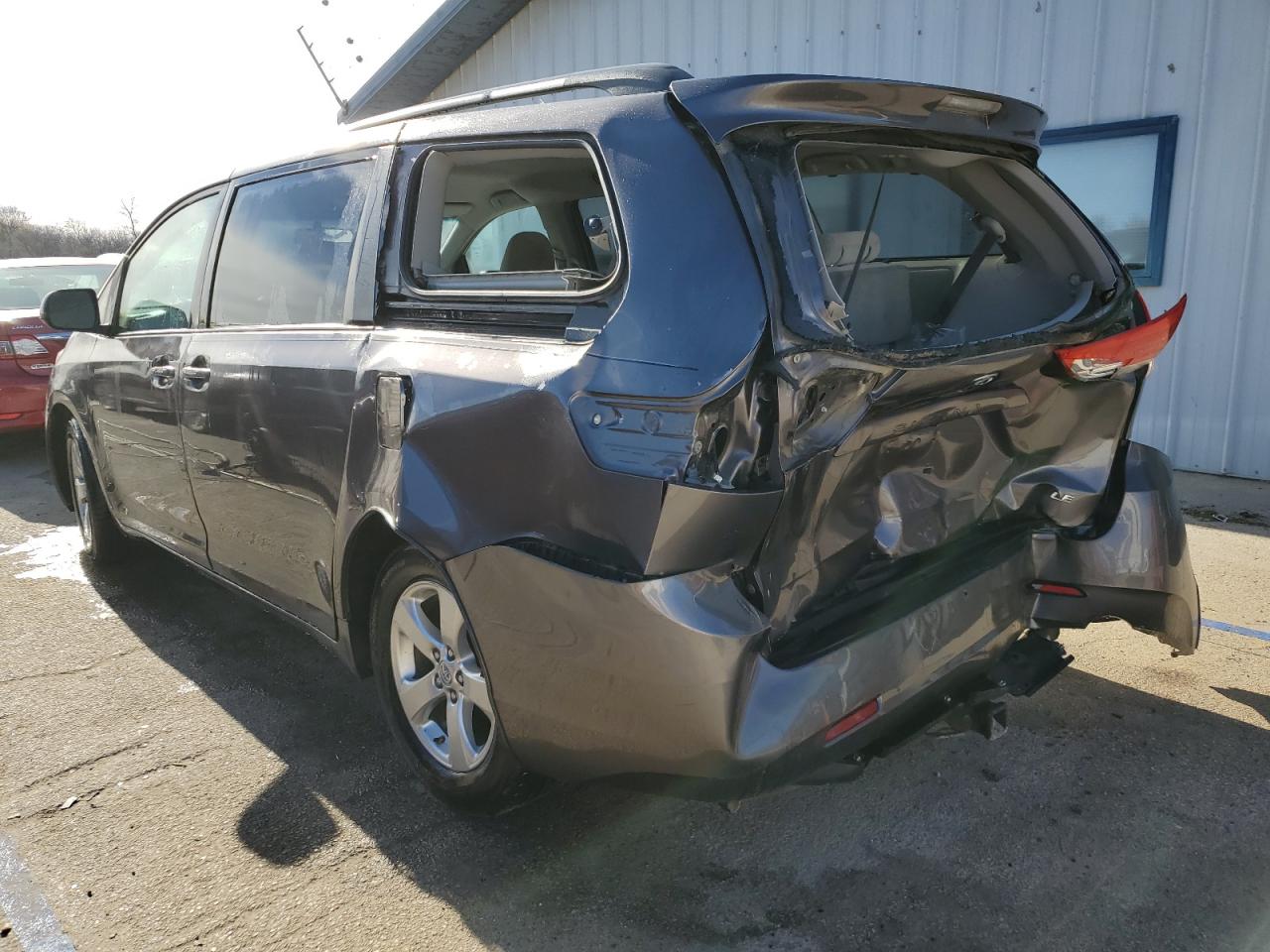 2013 Toyota Sienna - Image 2