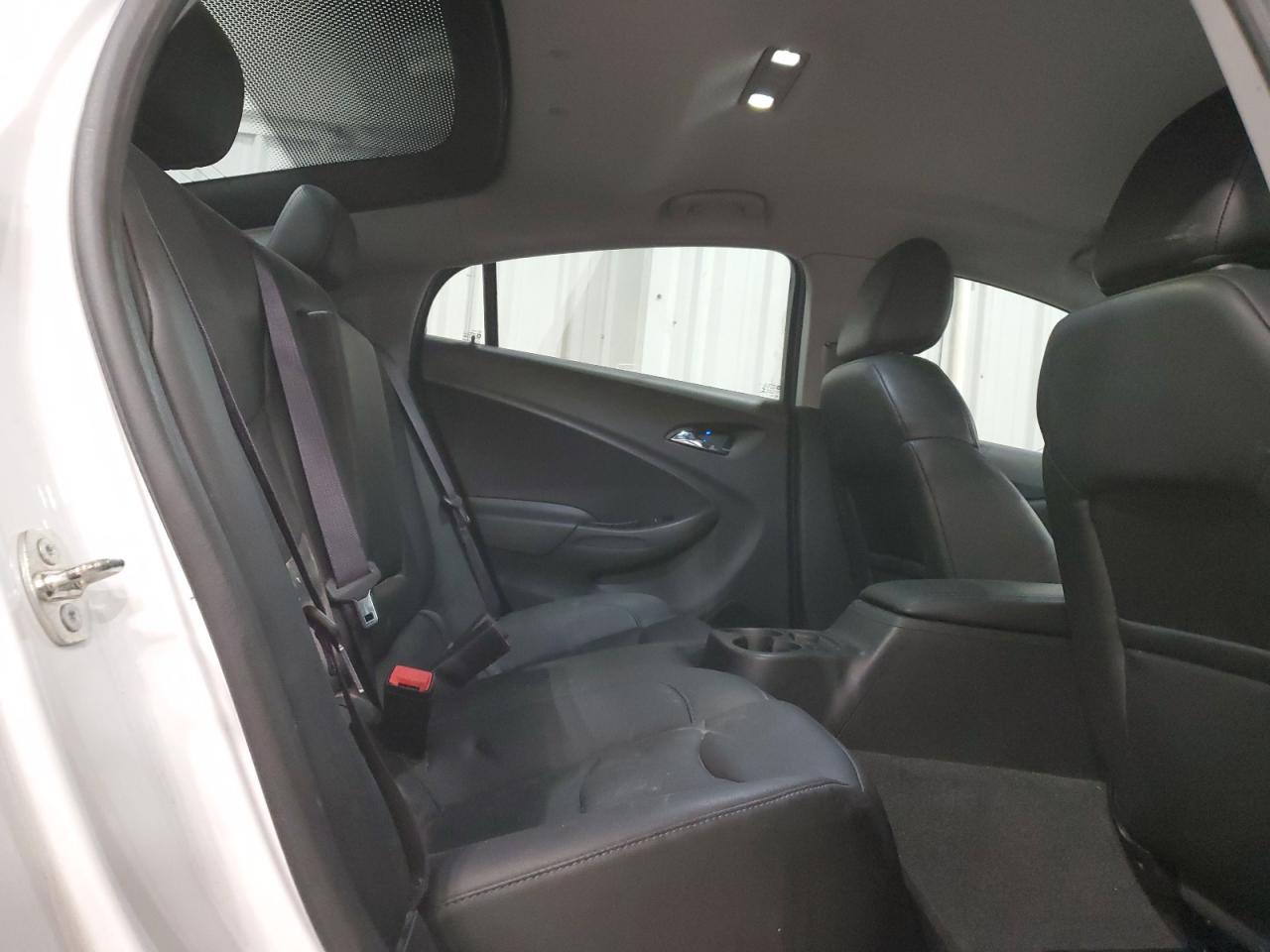 2017 Chevrolet Volt - Image 10