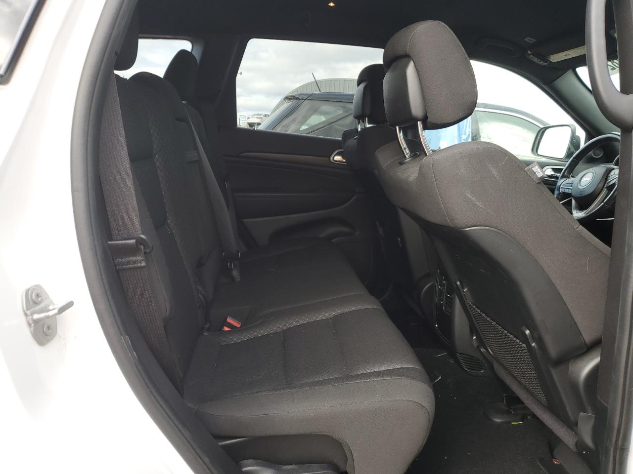 2020 Jeep Grand Cherokee - Image 10