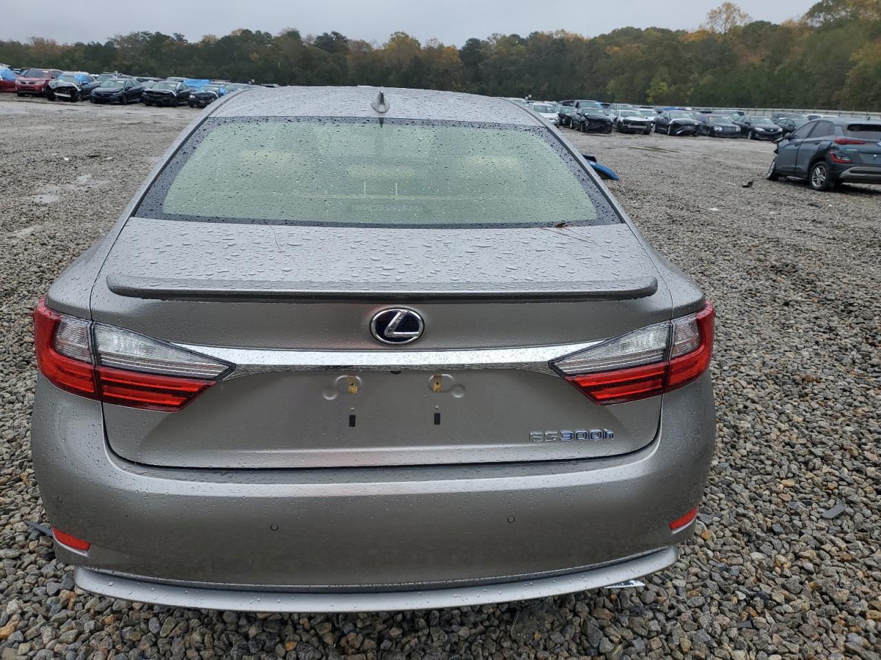 2016 Lexus ES - Image 6