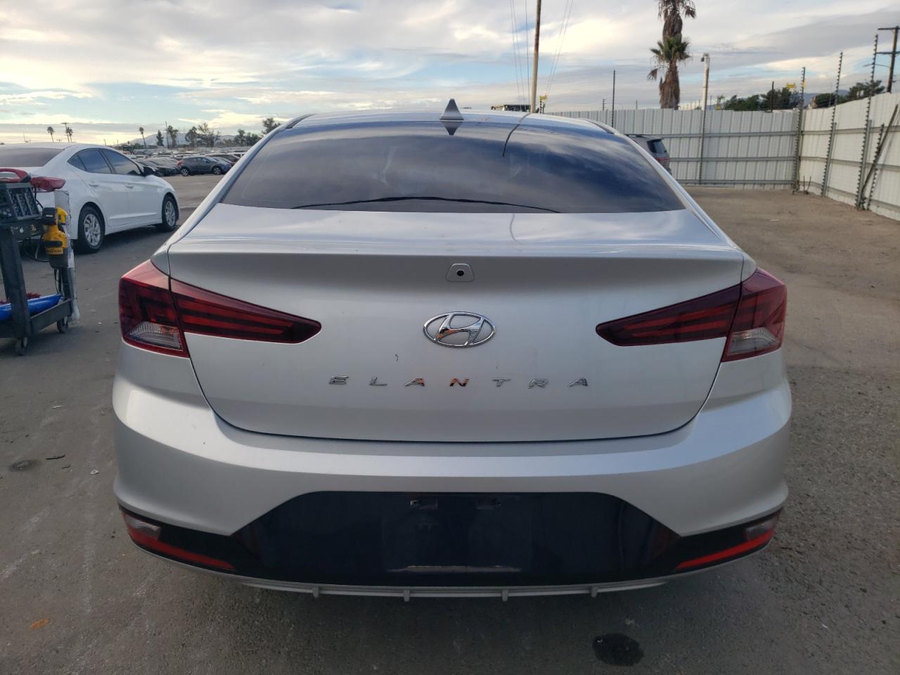 2020 Hyundai Elantra - Image 6