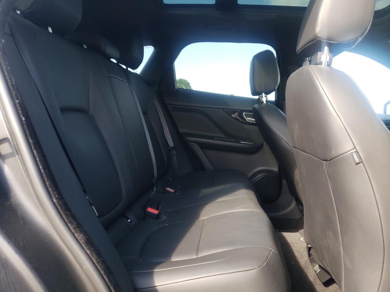 2020 Jaguar F-Pace - Image 11