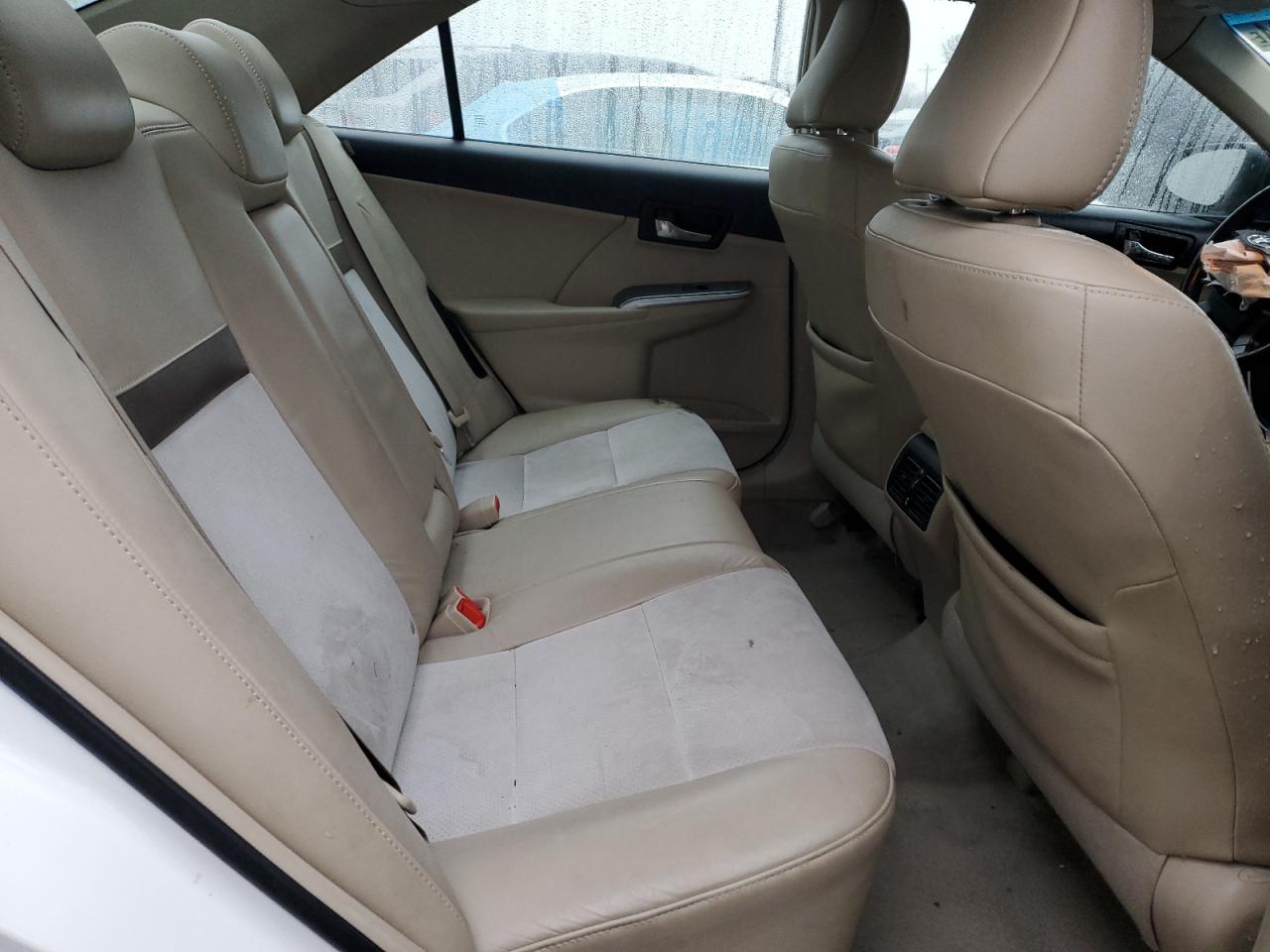 2012 Toyota Camry - Image 10