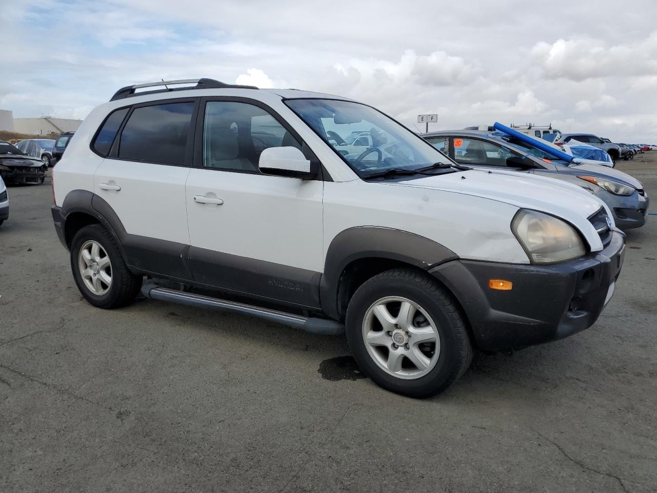 2005 Hyundai Tucson - Image 4