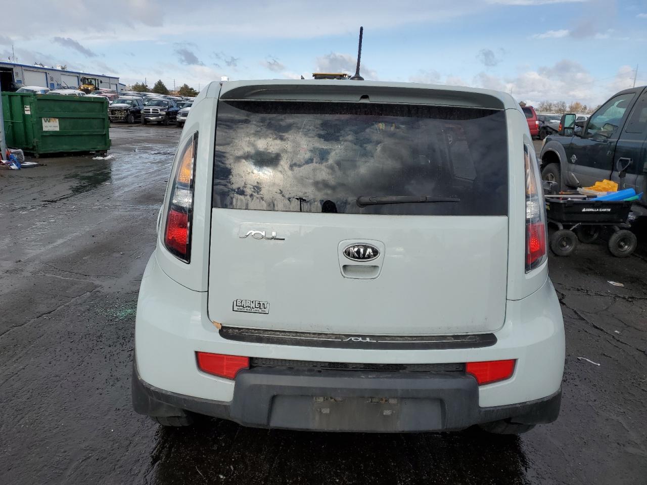 2010 Kia Soul + VIN: KNDJT2A27A7175152 Lot: 82905804