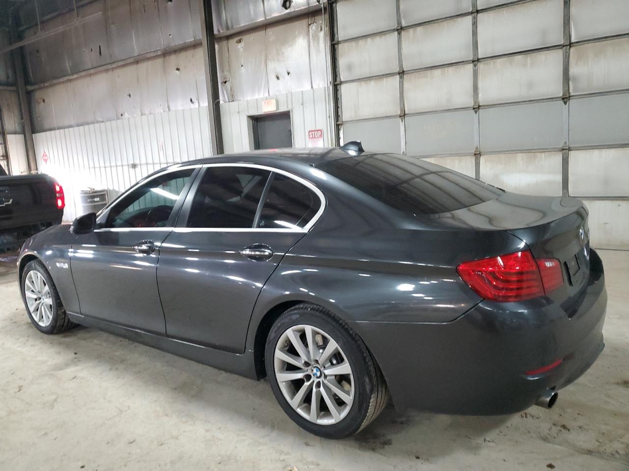 VIN WBA5B1C50GG553002 2016 BMW 5 SERIES no.2