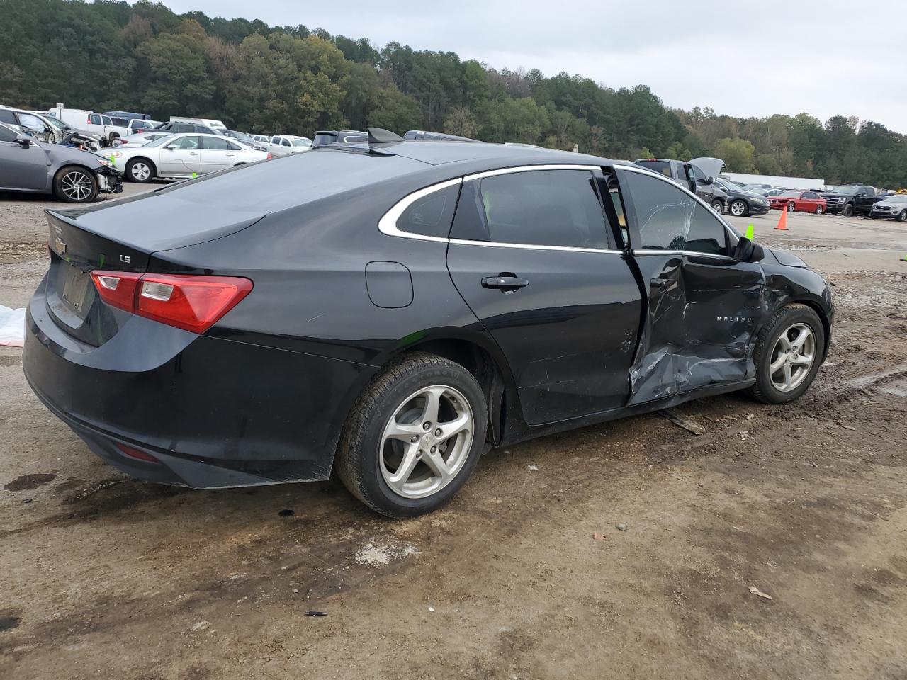 VIN 1G1ZB5ST4GF350723 2016 CHEVROLET MALIBU no.3