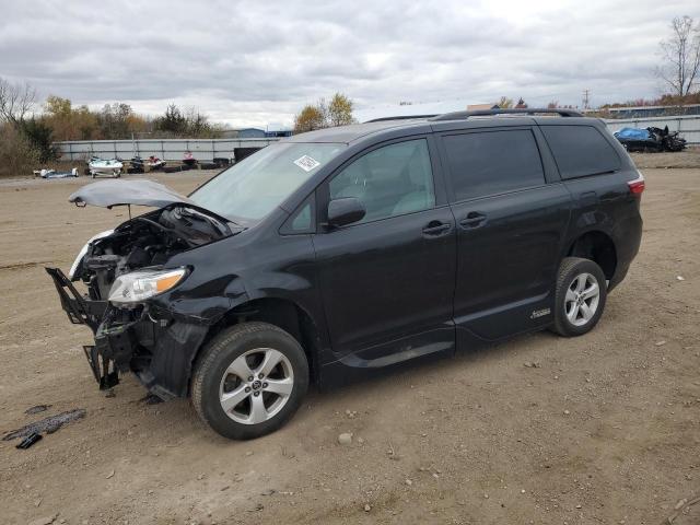 2019 Toyota Sienna Le