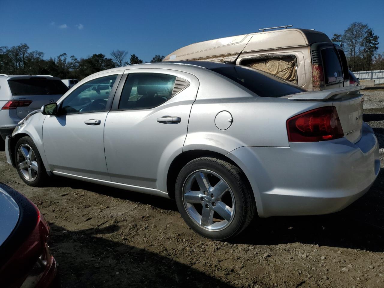 2011 Dodge Avenger - Image 2