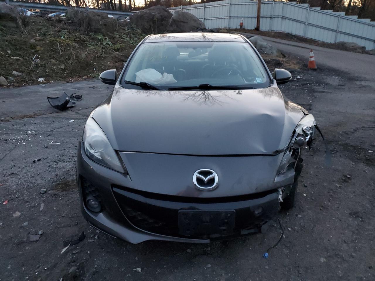 2012 Mazda 3 - Image 5