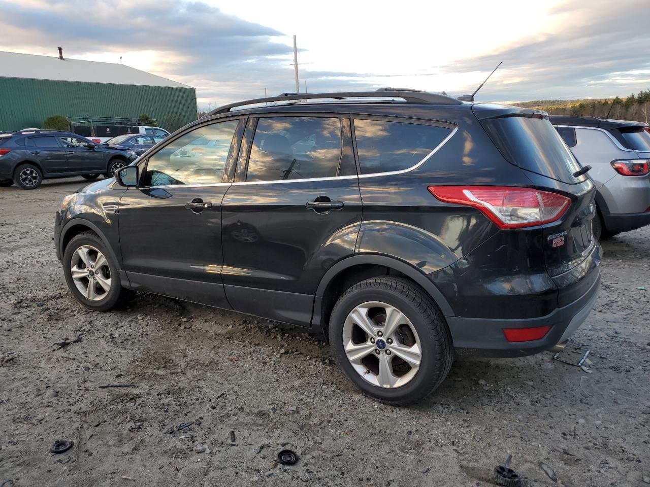 VIN 1FMCU0GX9FUC58910 2015 FORD ESCAPE no.2