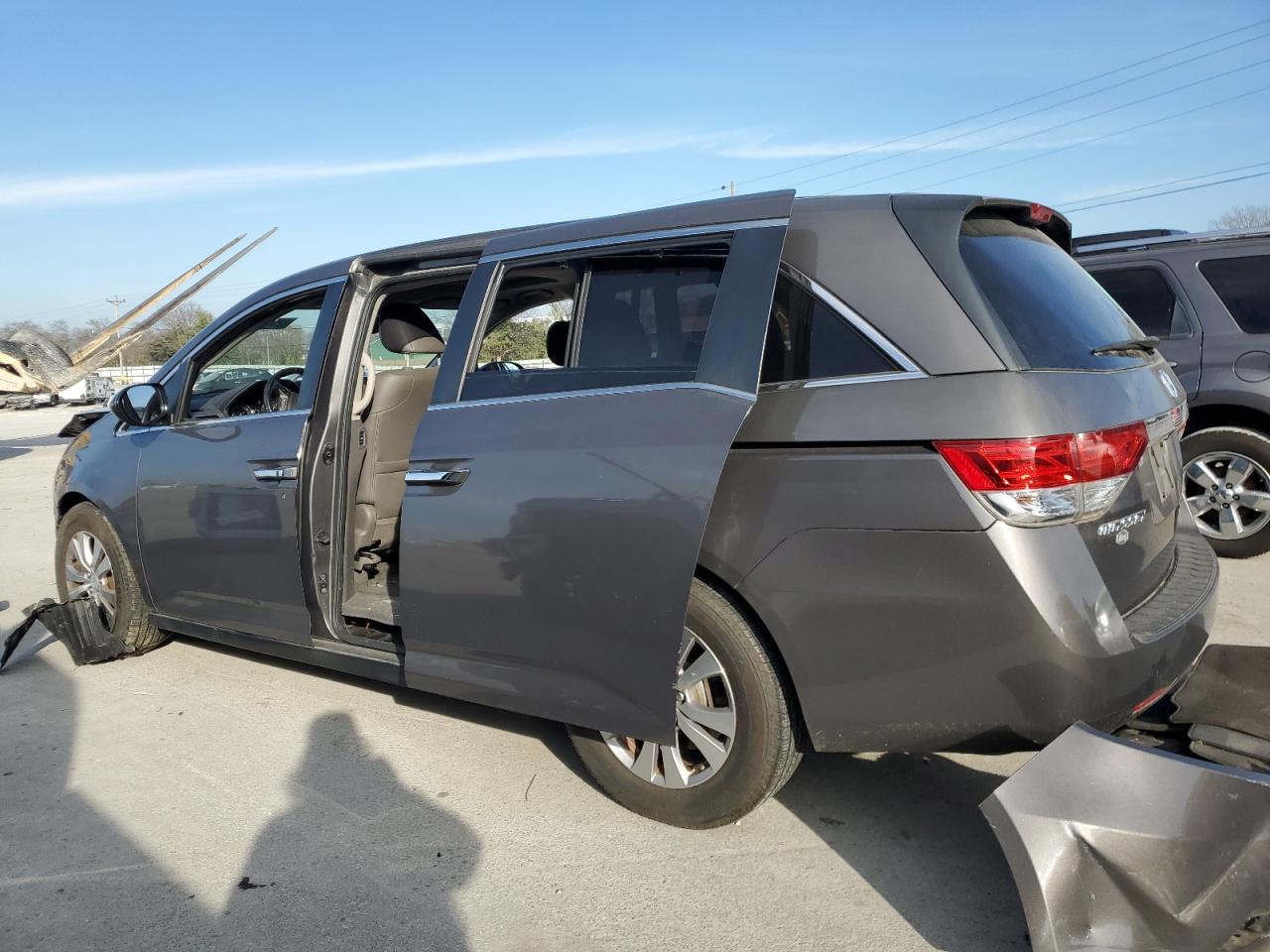 2016 Honda Odyssey - Image 2