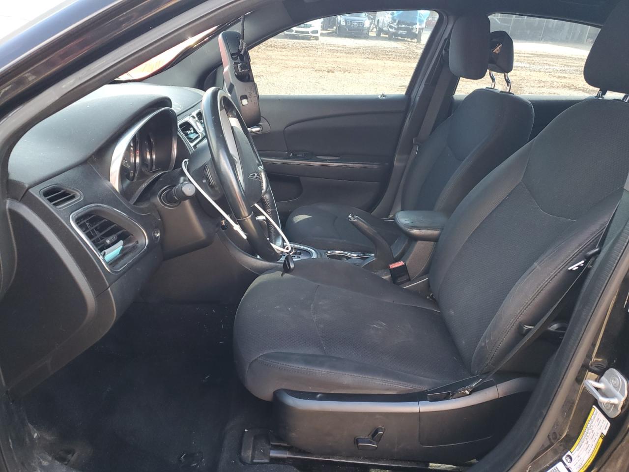 2013 Chrysler 200 - Image 7