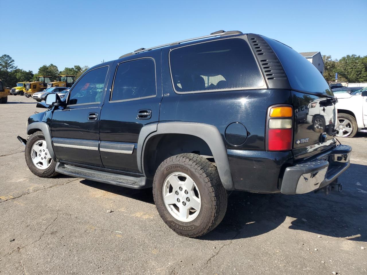 2004 Chevrolet Tahoe - Image 2