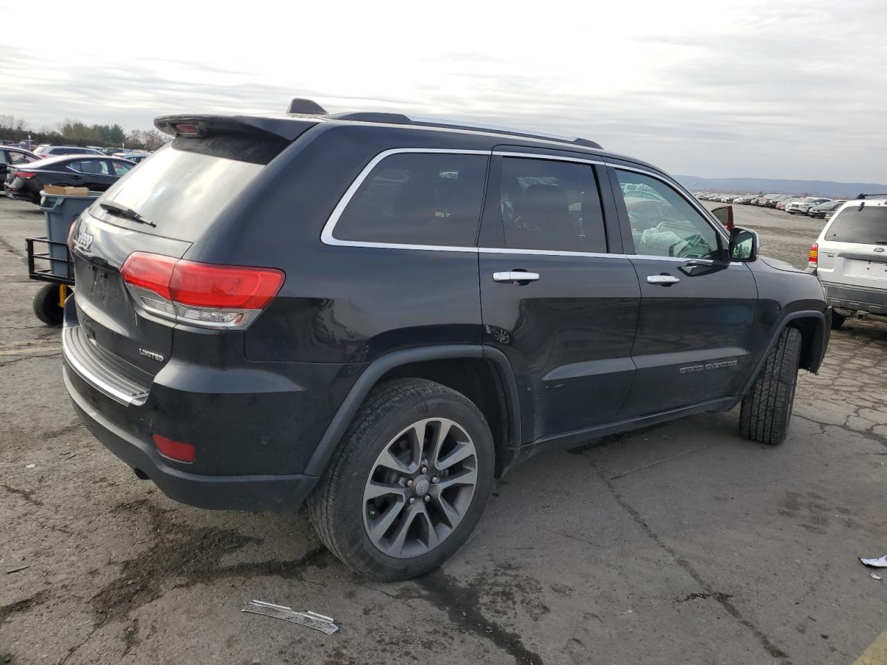 2018 Jeep Grand Cherokee - Image 3