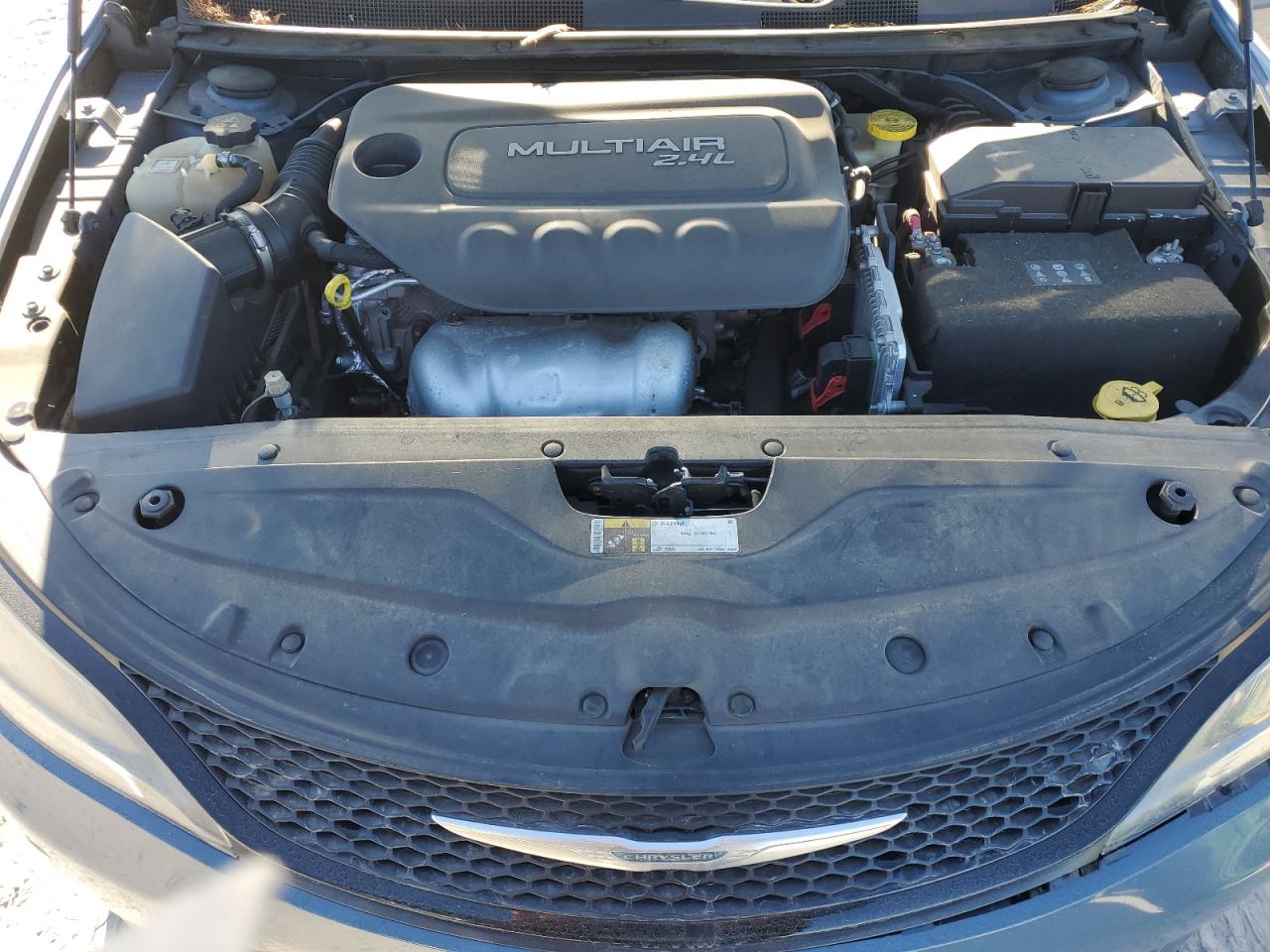 2015 Chrysler 200 - Image 13