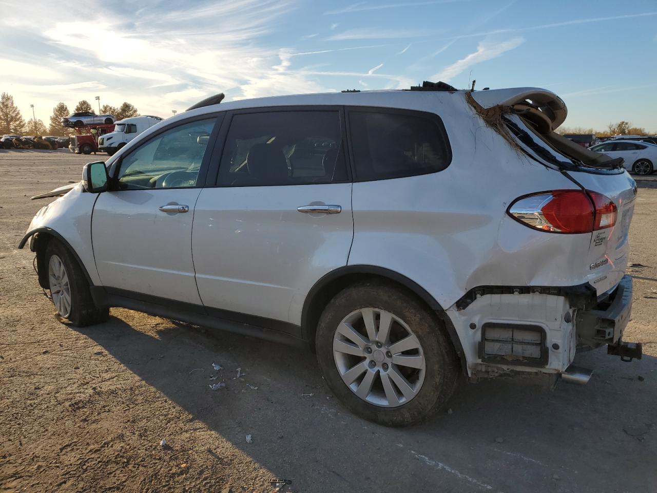 2011 Subaru Tribeca - Image 2