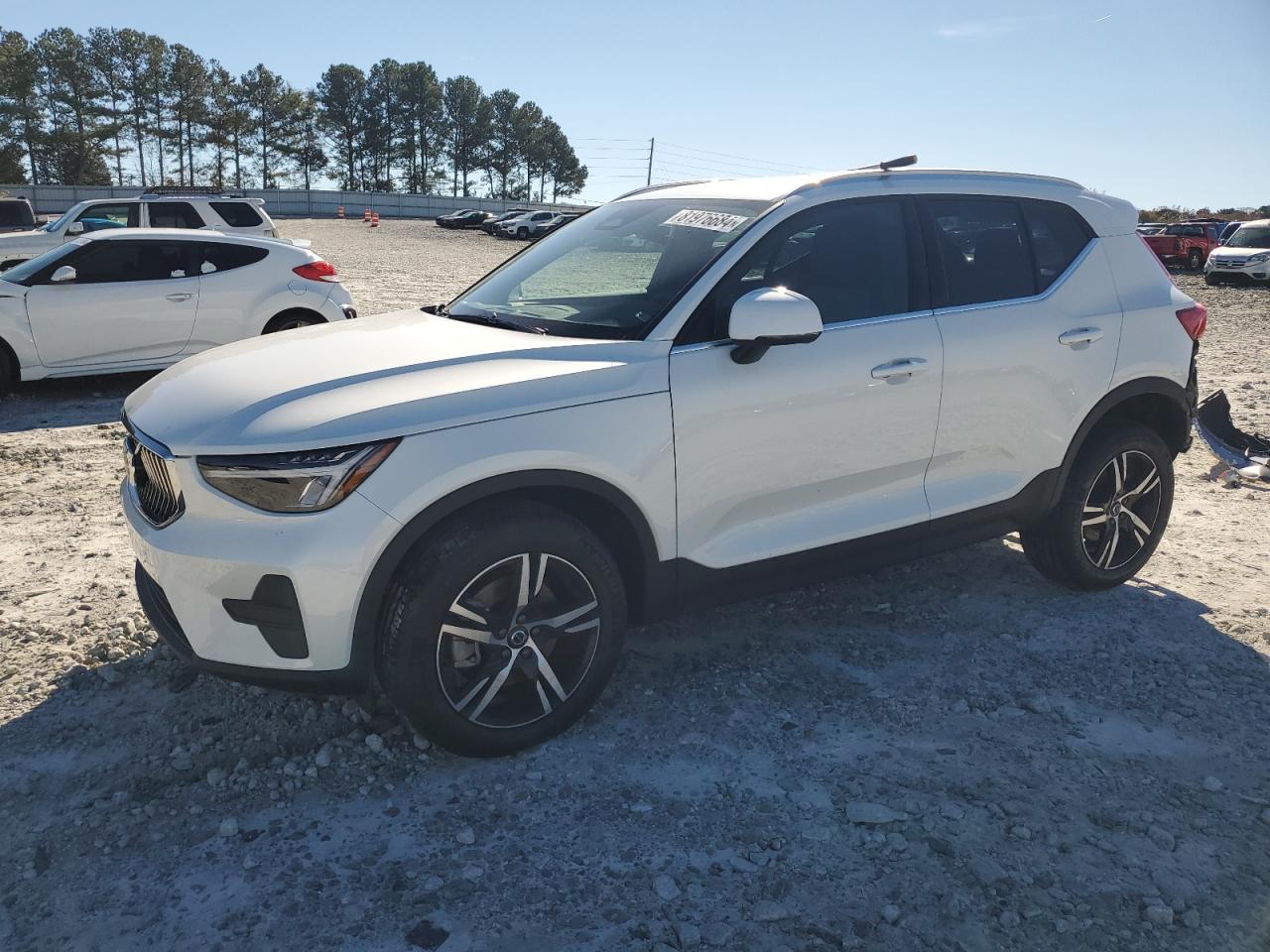 2024 VOLVO XC40 CORE