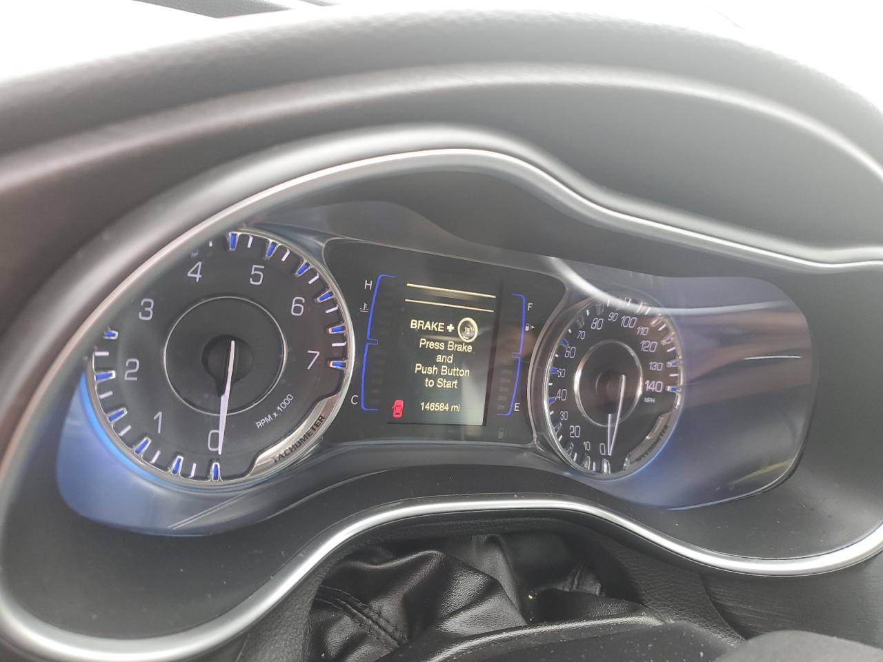 2017 Chrysler 200 - Image 9