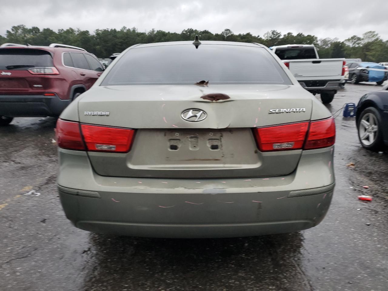 2010 Hyundai Sonata - Image 6
