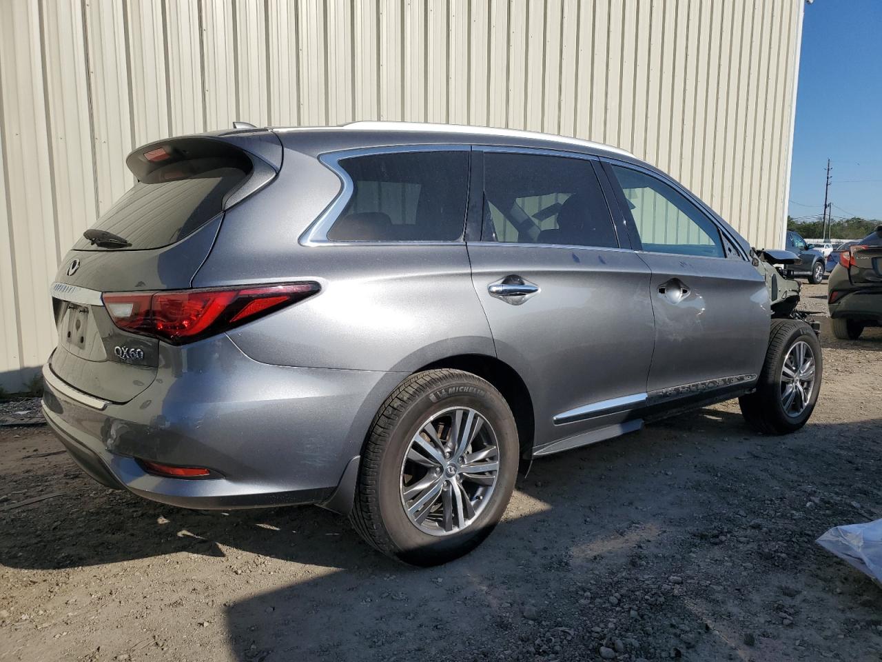 2020 Infiniti QX60 - Image 3