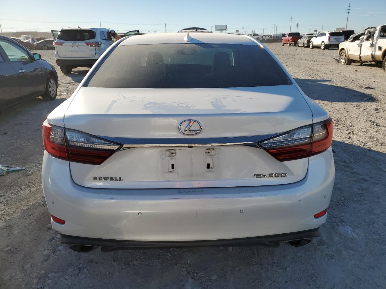 2016 Lexus ES - Image 6