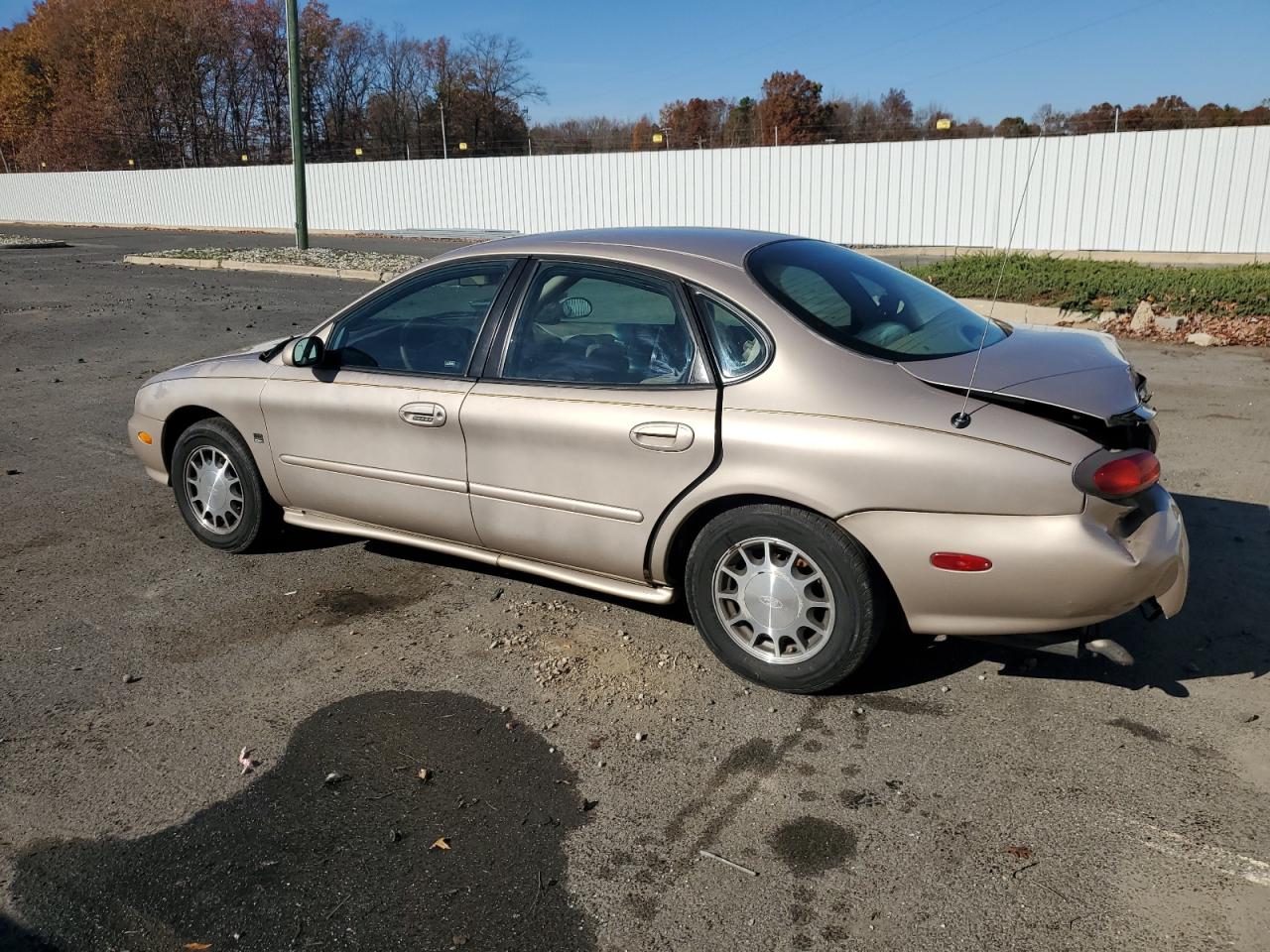 1999 Ford Taurus - Image 2
