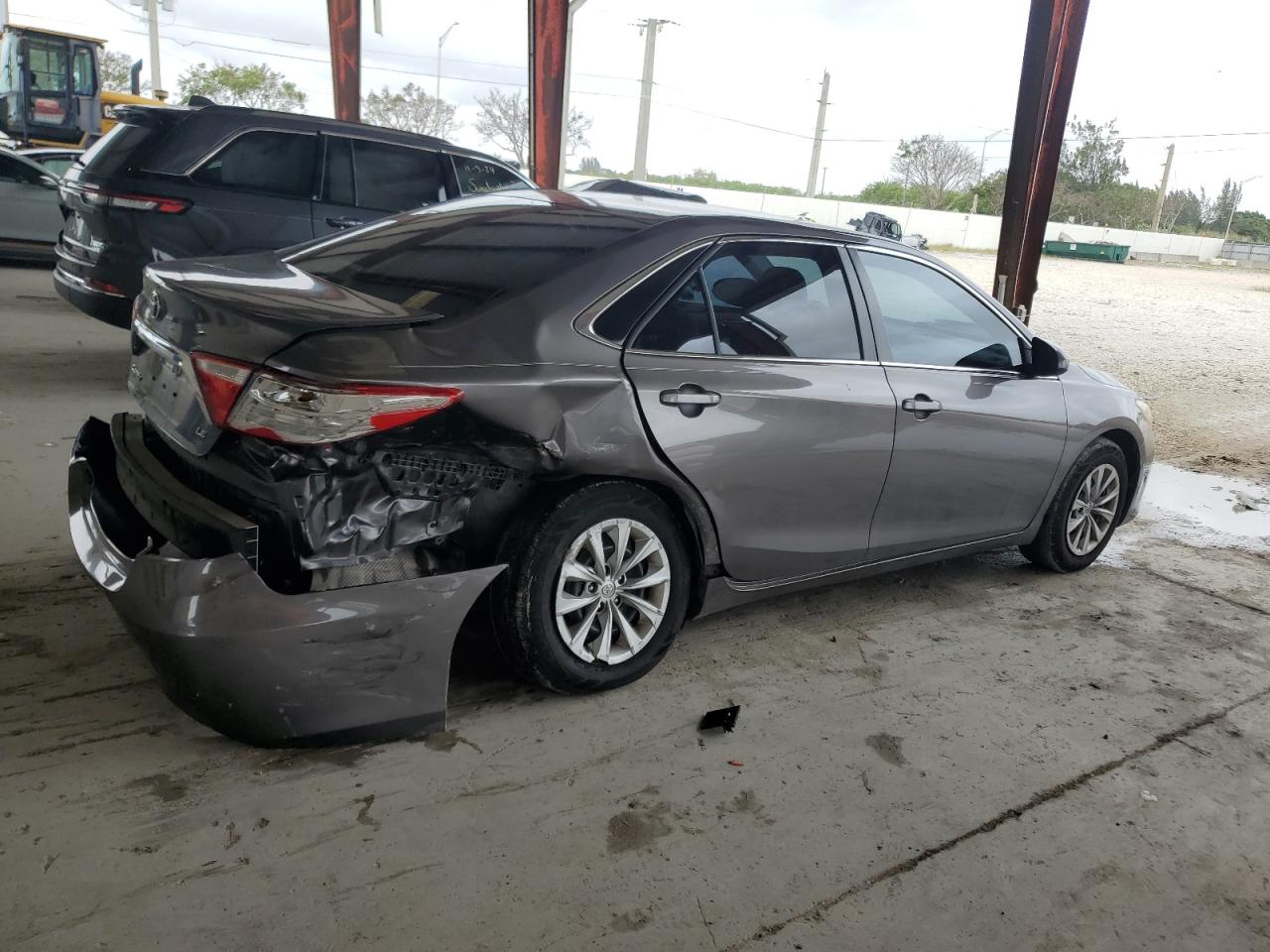 VIN 4T1BF1FK8GU577928 2016 TOYOTA CAMRY no.3